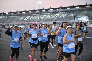 BIB: 1224, 532, 512
                            <button type="button" onclick="openModal(10464227)" class="btn btn-primary btn-sm float-right btn-popup" data-toggle="modal" data-target=".modal-high-quality">
                        <i class="fas fa-shopping-cart"></i> Add to Cart
                    </button>
                                            <button type="button" onclick="isThisMe(10464227, true)" class="btn btn-success btn-sm float-right btn-popup btn-isme hidden" data-toggle="tooltip" data-placement="bottom" title="นี่คือรูปของคุณใช่ไหม คลิกที่นี่เพื่อเอาเข้าอัลบั้ม">
                        <i class="fas fa-plus"></i> Add to album
                    </button>
                    <button type="button" onclick="isThisMe(10464227, false)" class="btn btn-warning btn-sm float-right btn-popup btn-isnotme hidden">
                        <i class="fas fa-ban"></i> Remove from album
                    </button>